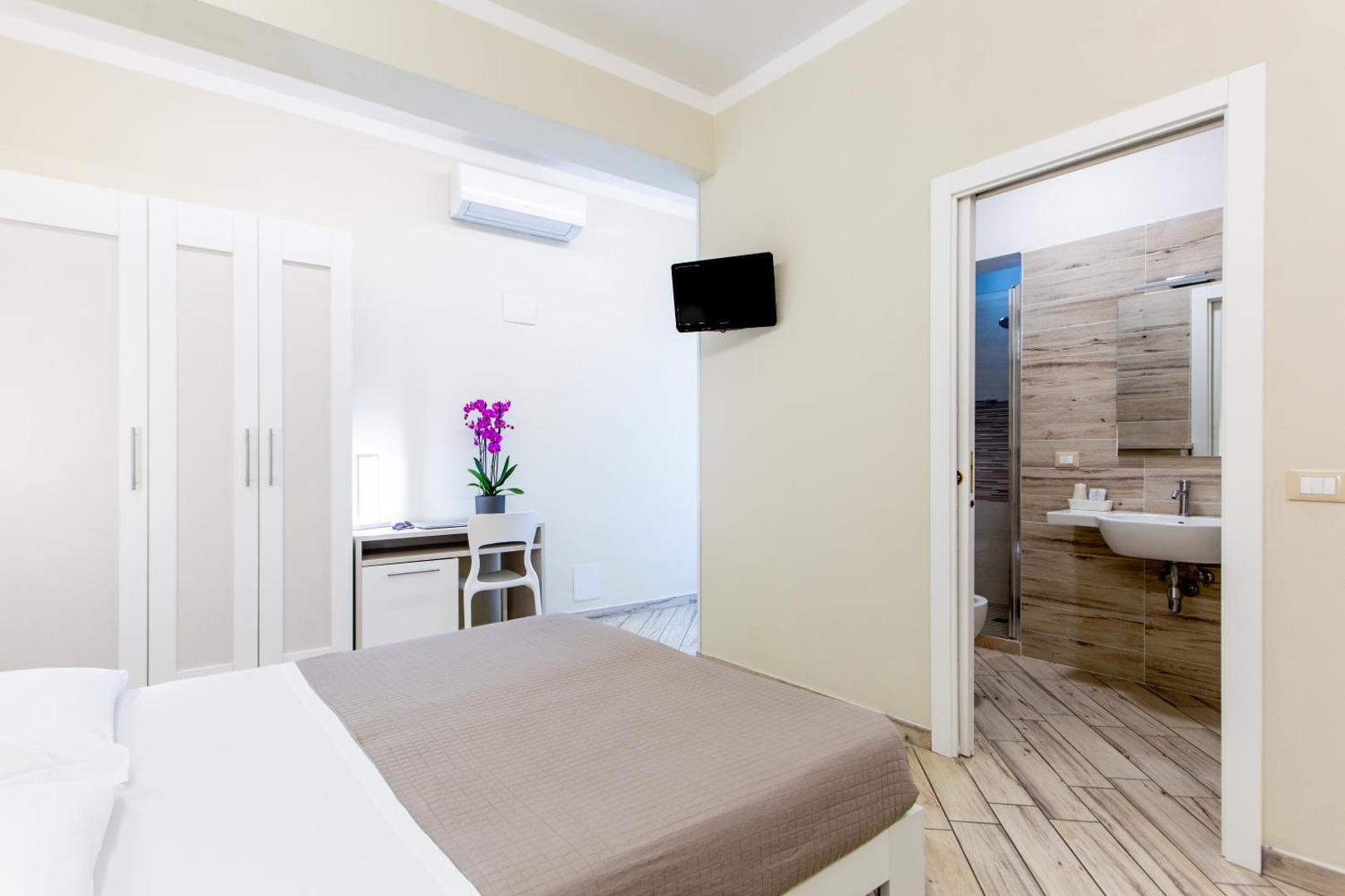 Hotel Lungomare 4