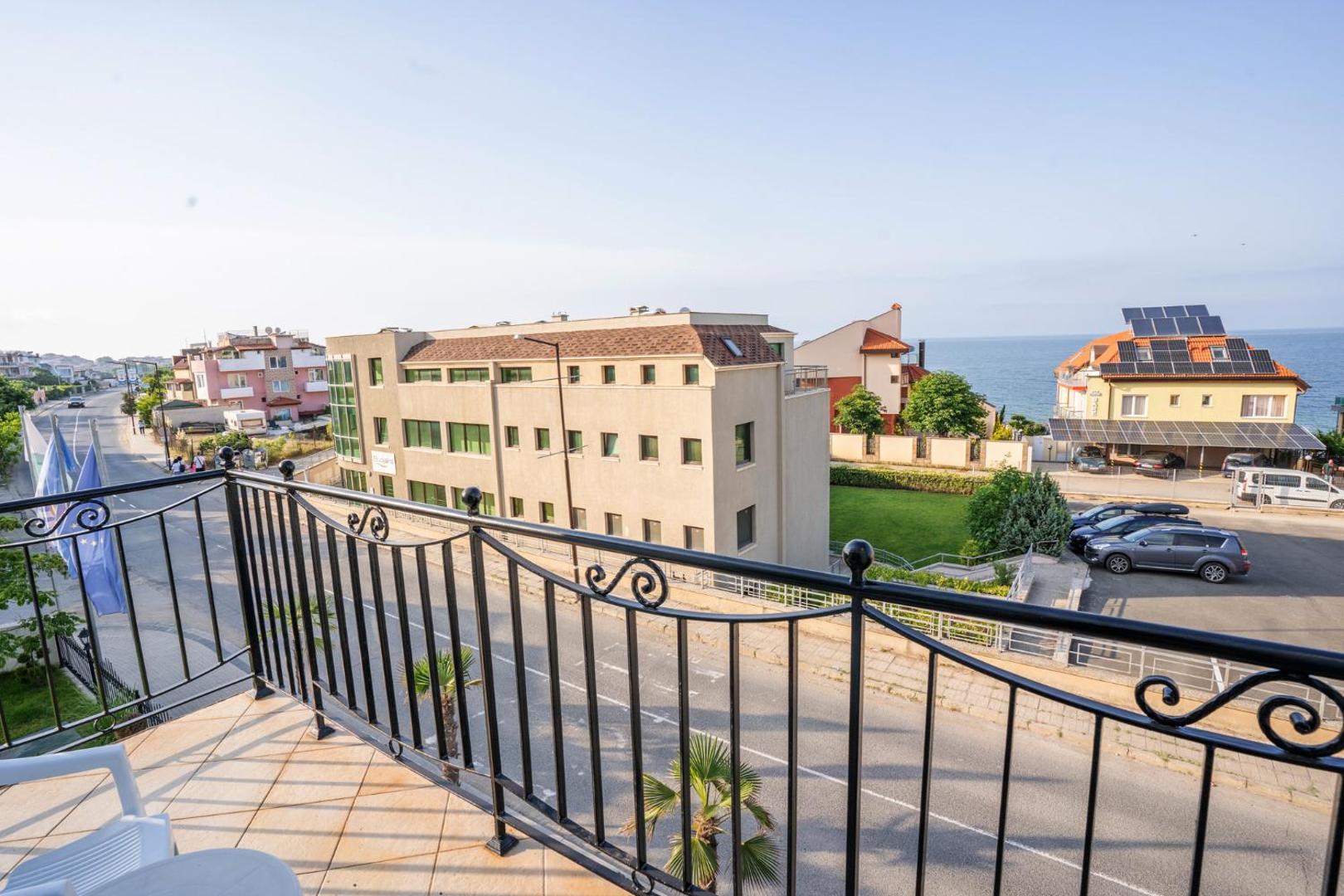 Royal Calisto Hotel 8