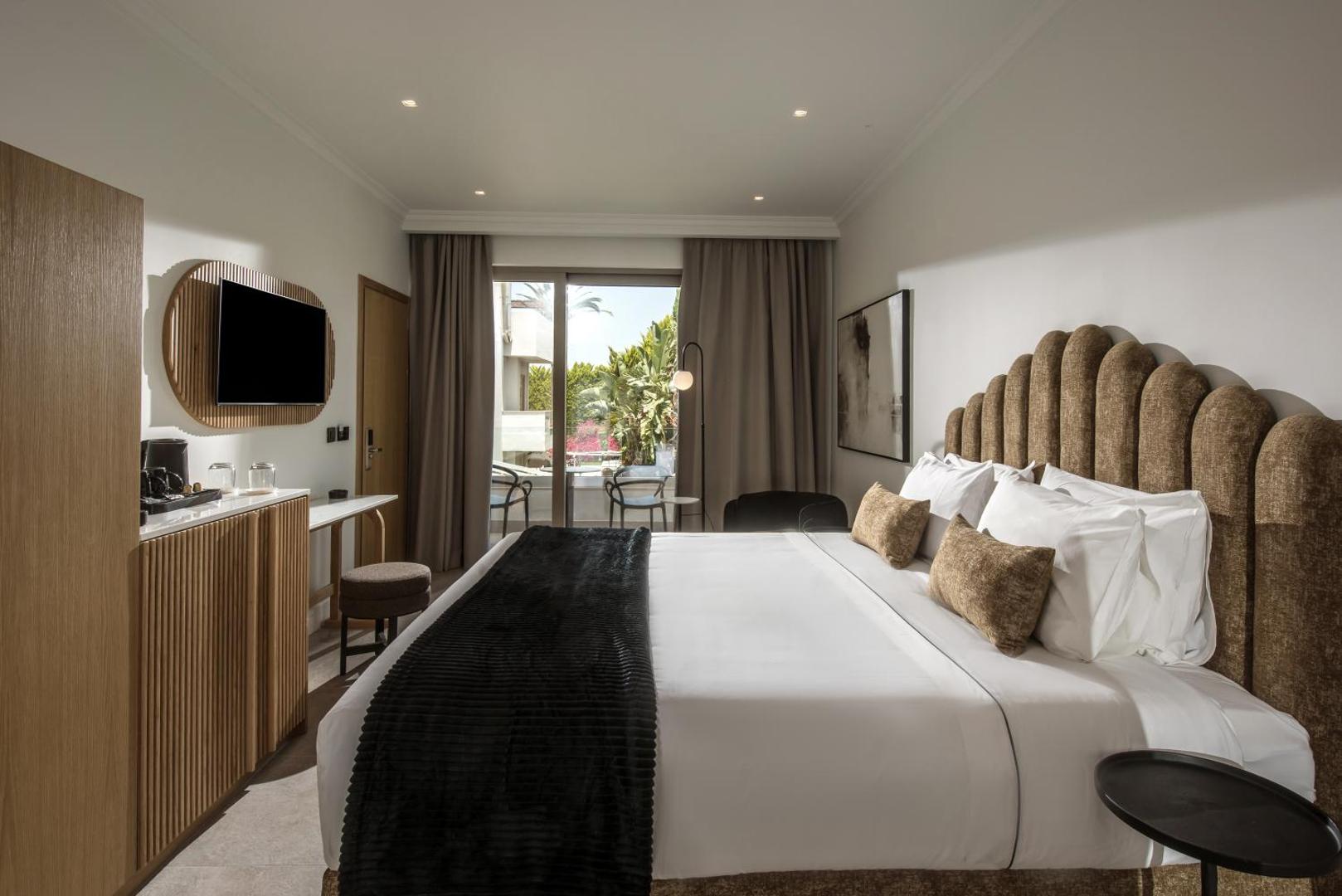Drossia Palms Hotel and Nisos Beach Suites 6