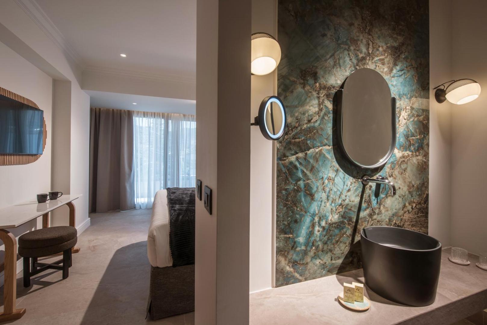 Drossia Palms Hotel and Nisos Beach Suites 4