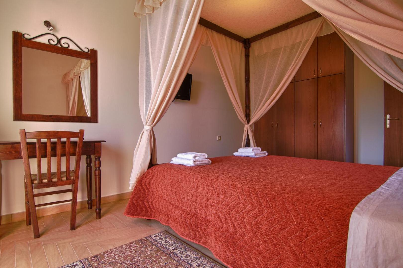 Petrochori ApartHotel 3
