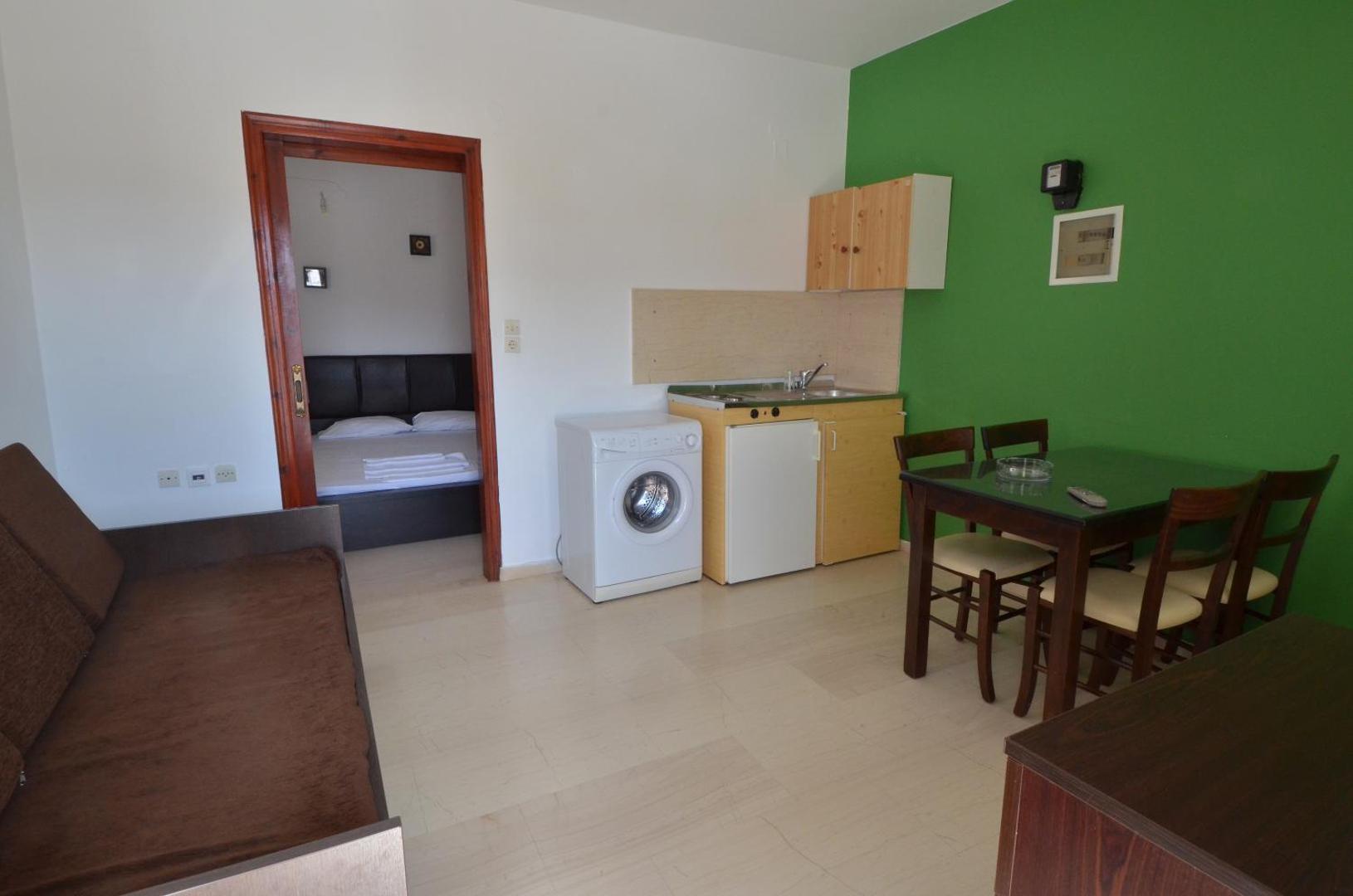 Manos Apartments 6