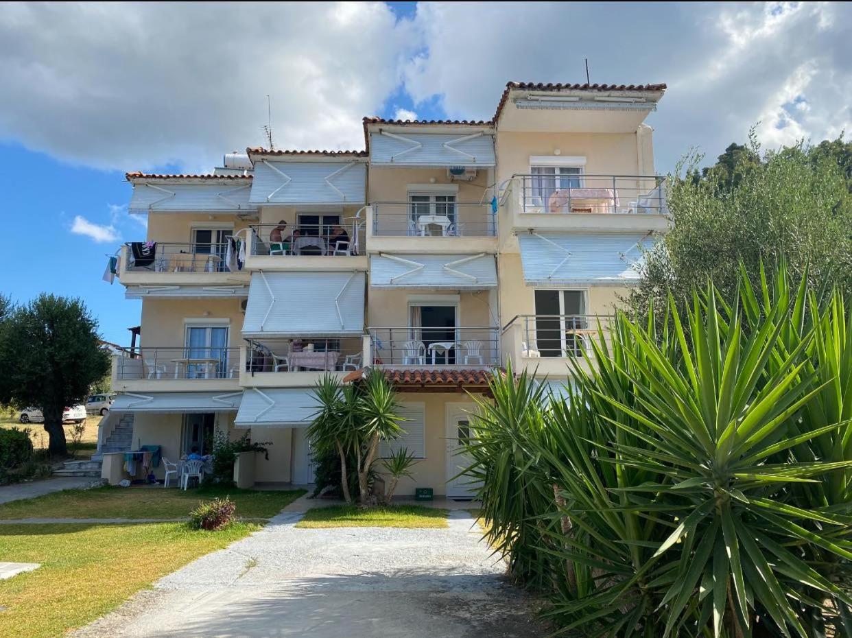Lemonis House 6