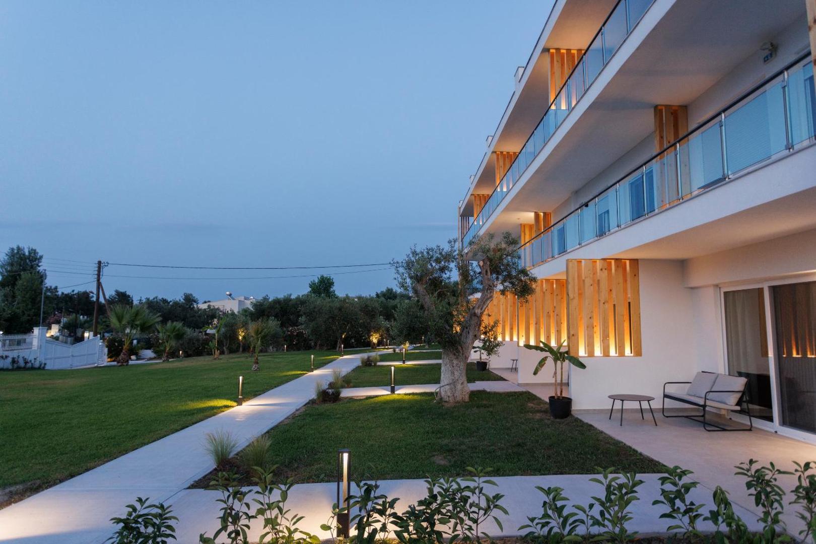 Asterias Premium Holiday Apartments 7