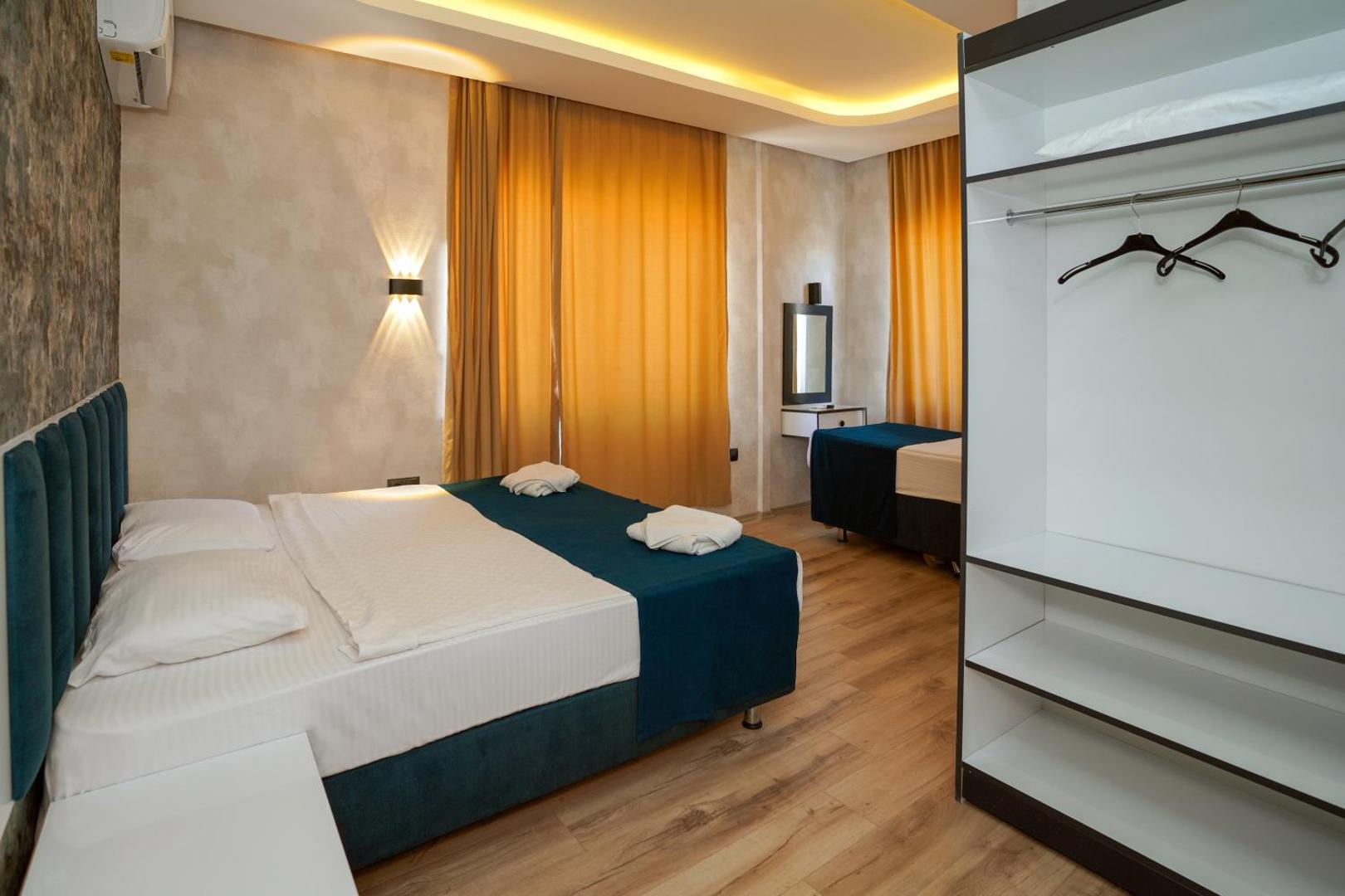 Miss Cleopatra Hotel 3
