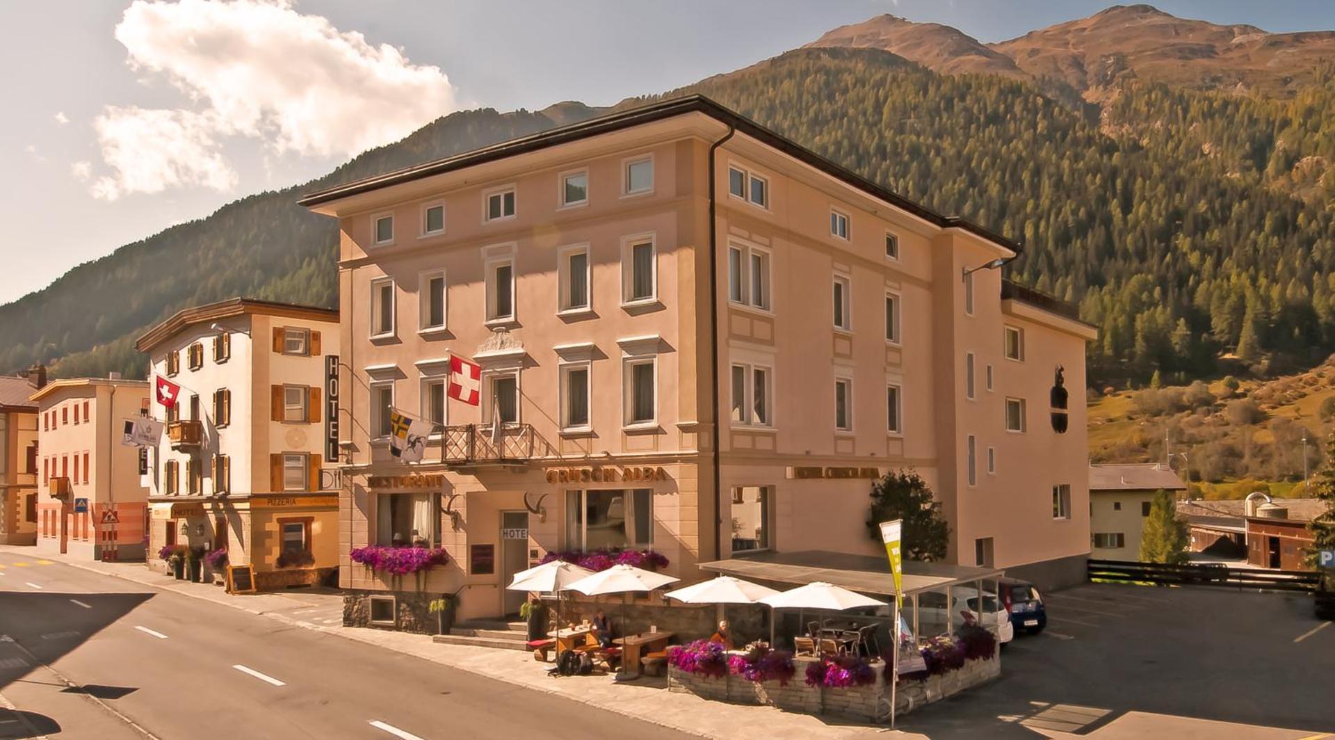 Hotel Crusch Alba Zernez 7