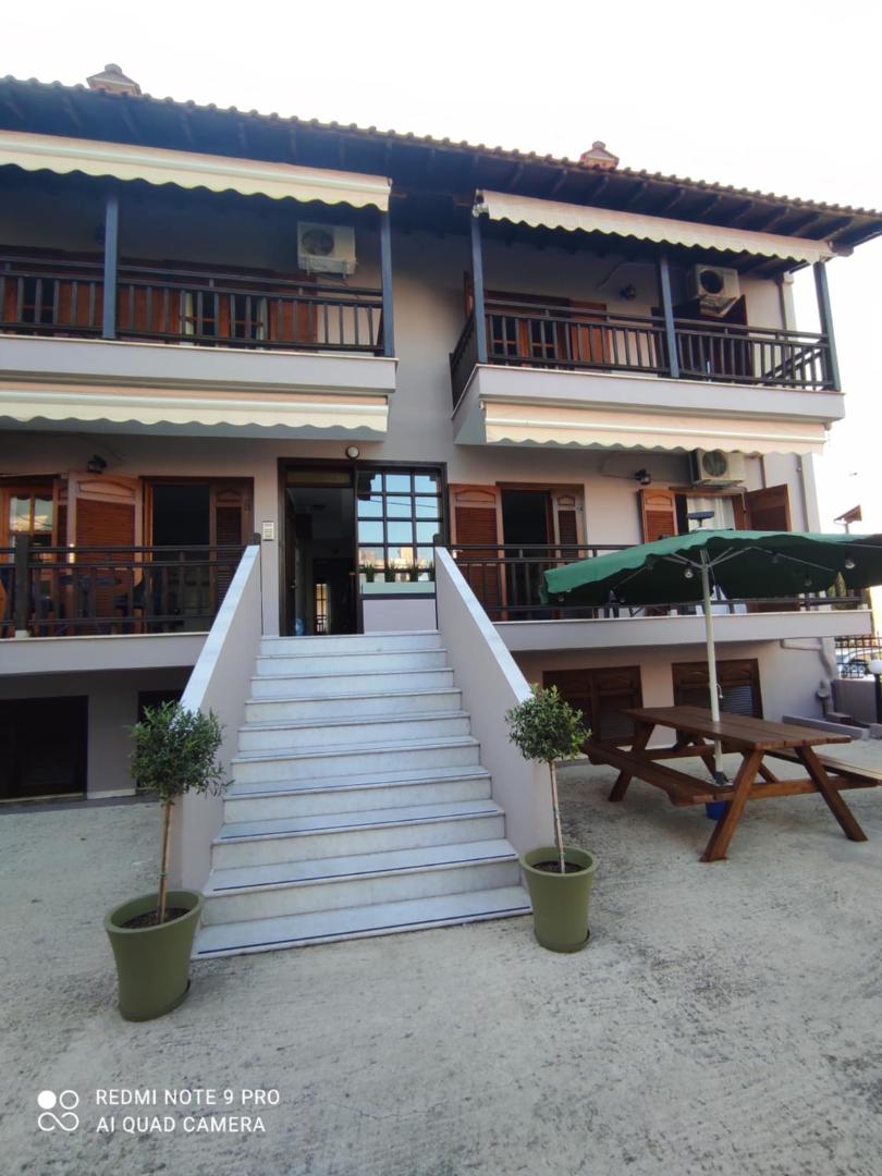 Iris House 1