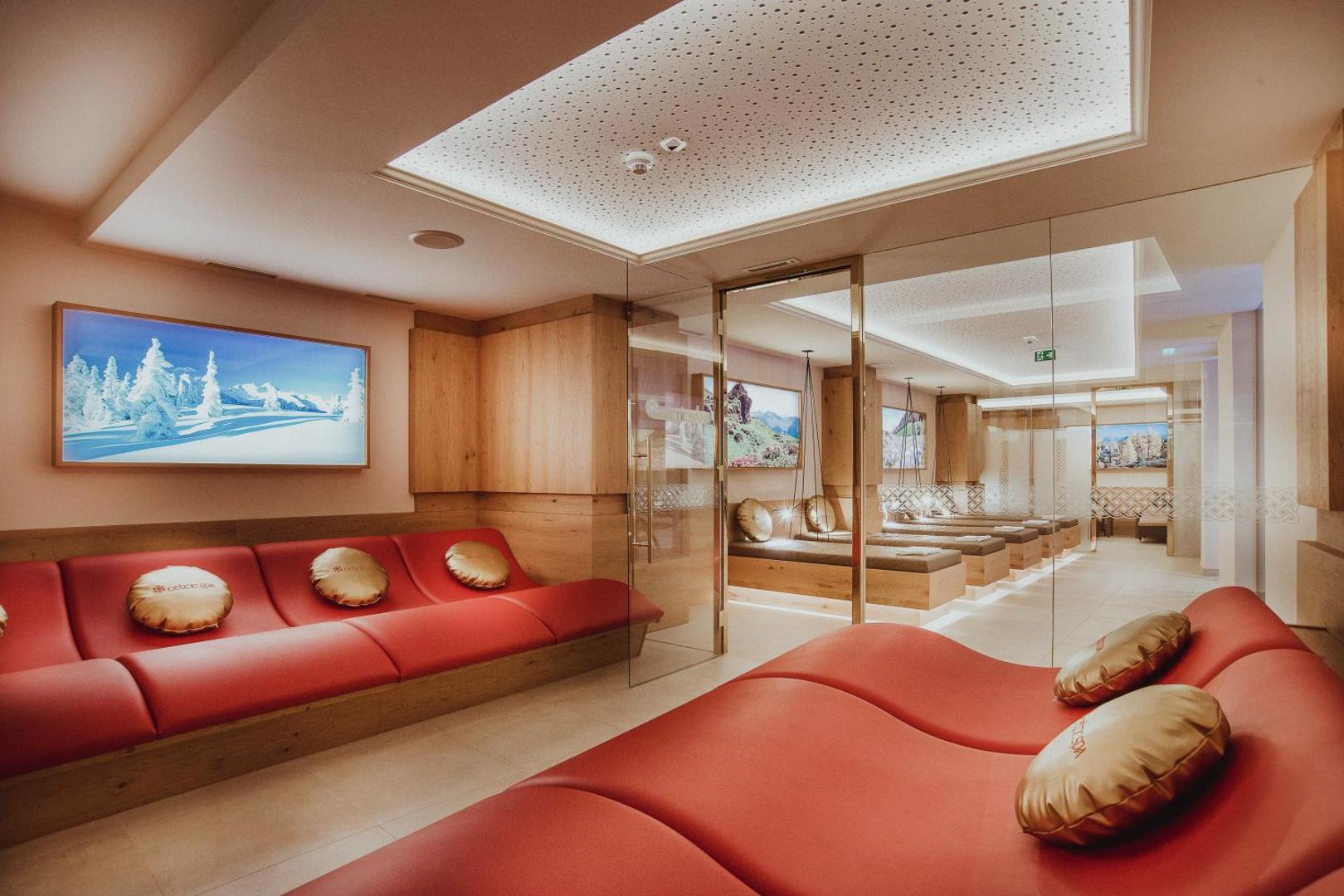 Österreichischer Hof-im Bademantel direkt in die Alpentherme 7