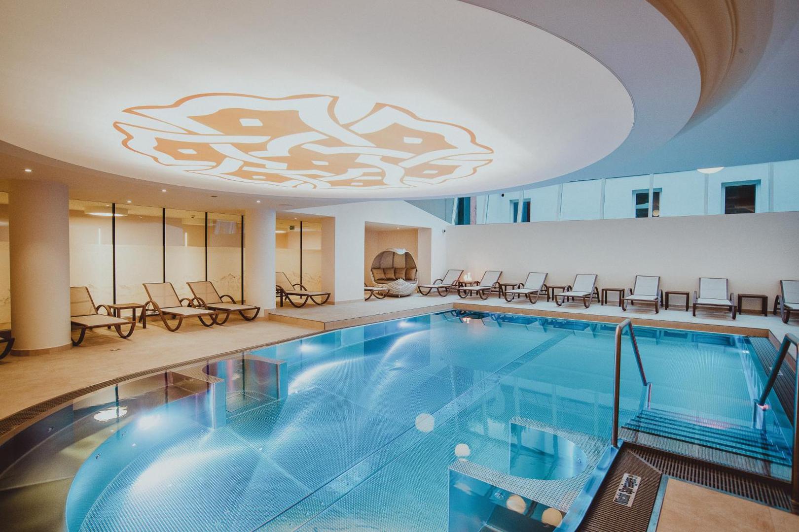 Österreichischer Hof-im Bademantel direkt in die Alpentherme 5