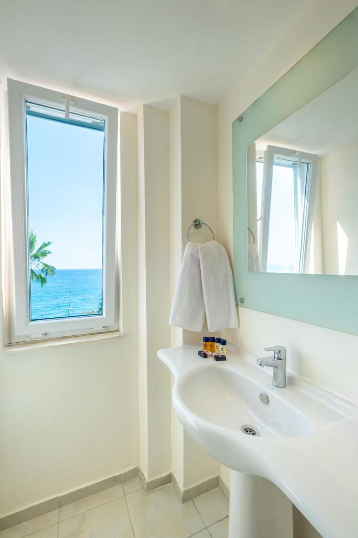 Viking Beach Hotel & Spa 4