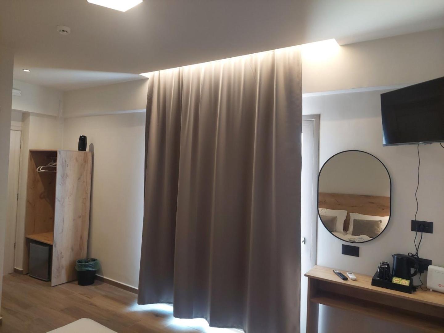 Lunar Hotel Modern Boutique 6