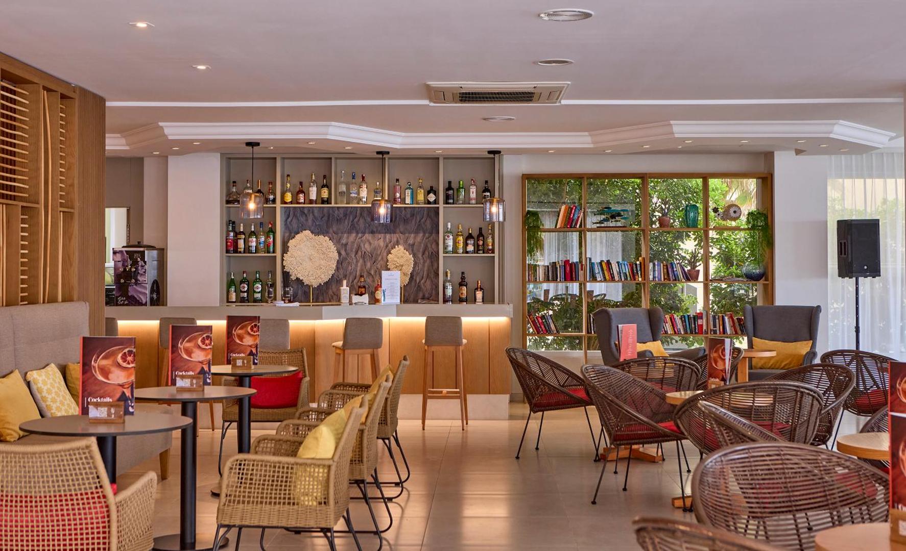 Universal Hotel Perla 5