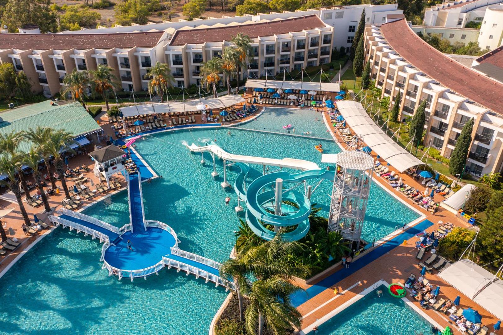 TUI BLUE Tropical 5