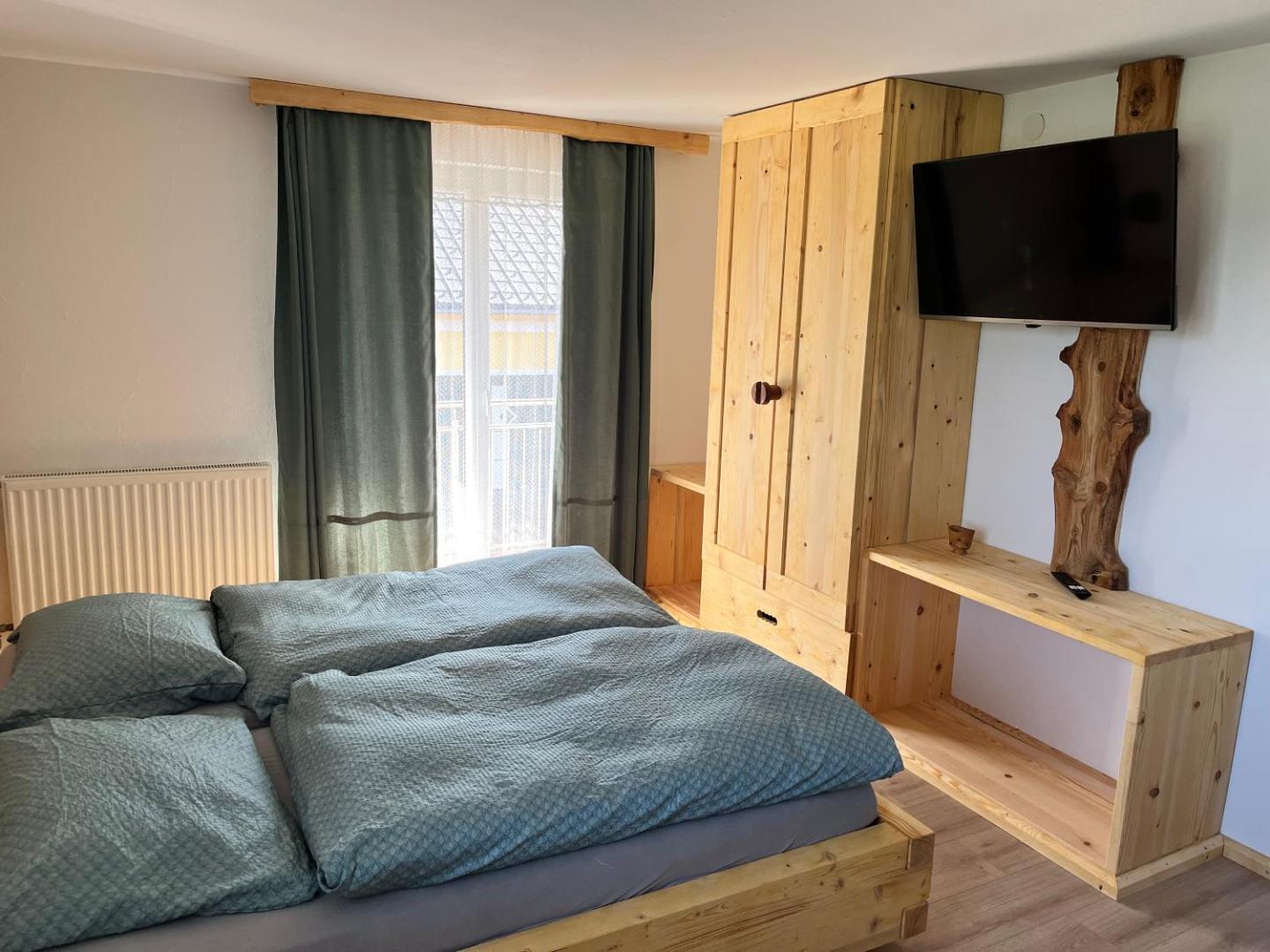 Familienfreundliche Ferienwohnung Kaltenleitner nahe Attersee für 5 Personen mit zwei Schlafzimmern 6