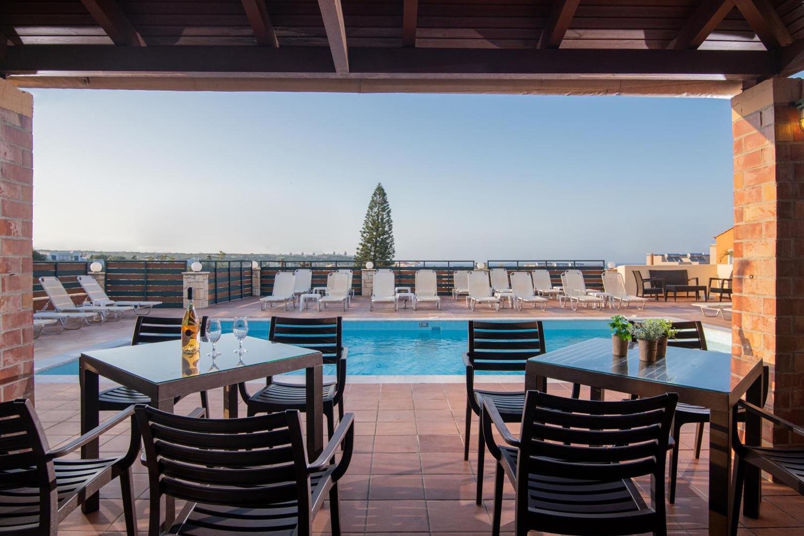 Golden Valentin Apartments 6