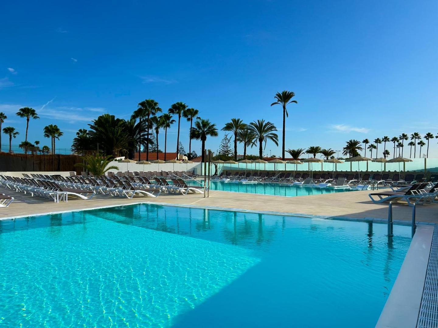 HL Miraflor Suites Hotel 2