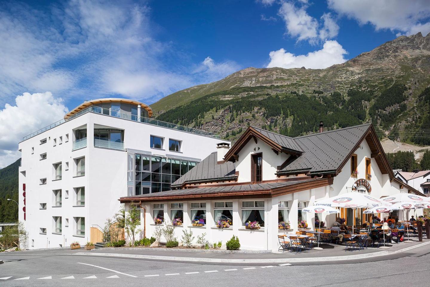 Hotel Station 8
