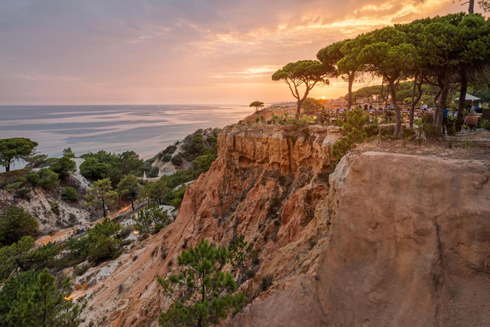Pine Cliffs Hotel, a Luxury Collection Resort, Algarve 2
