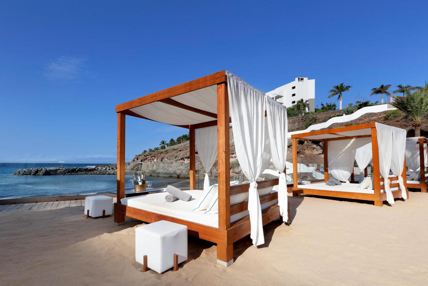 Hard Rock Hotel Tenerife 7