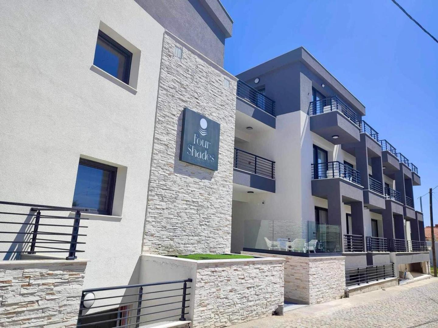 Four Shades Luxury Suites 3