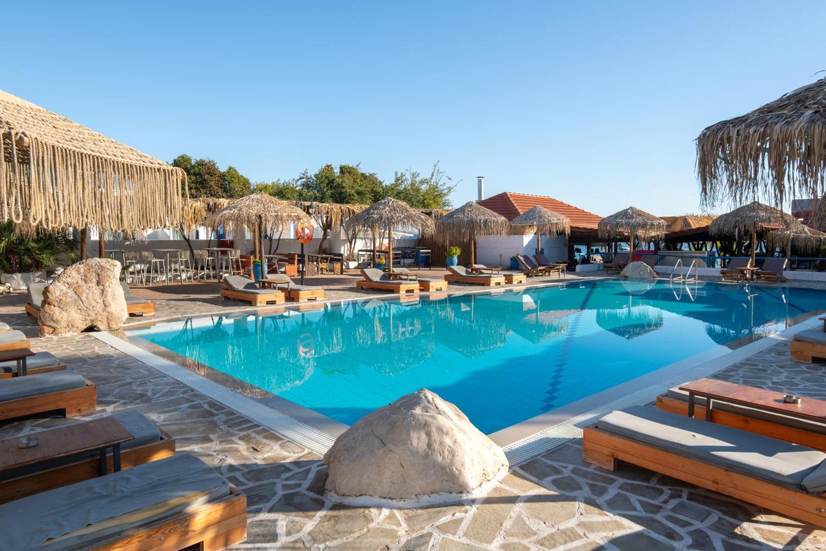 Aquarius Beach Hotel 4