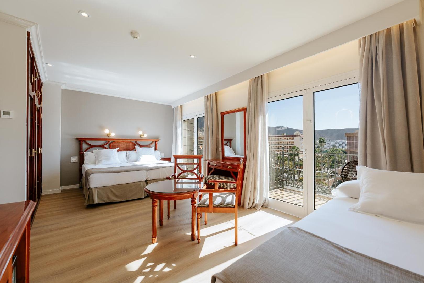 Hotel Reveron Plaza 3