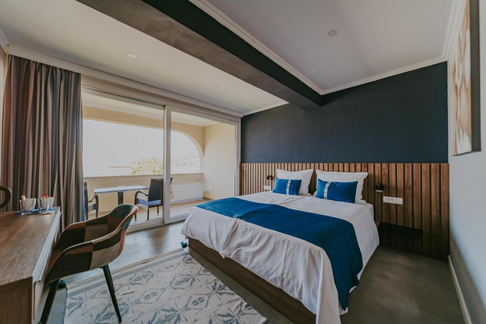 Bellevue Rooms 2