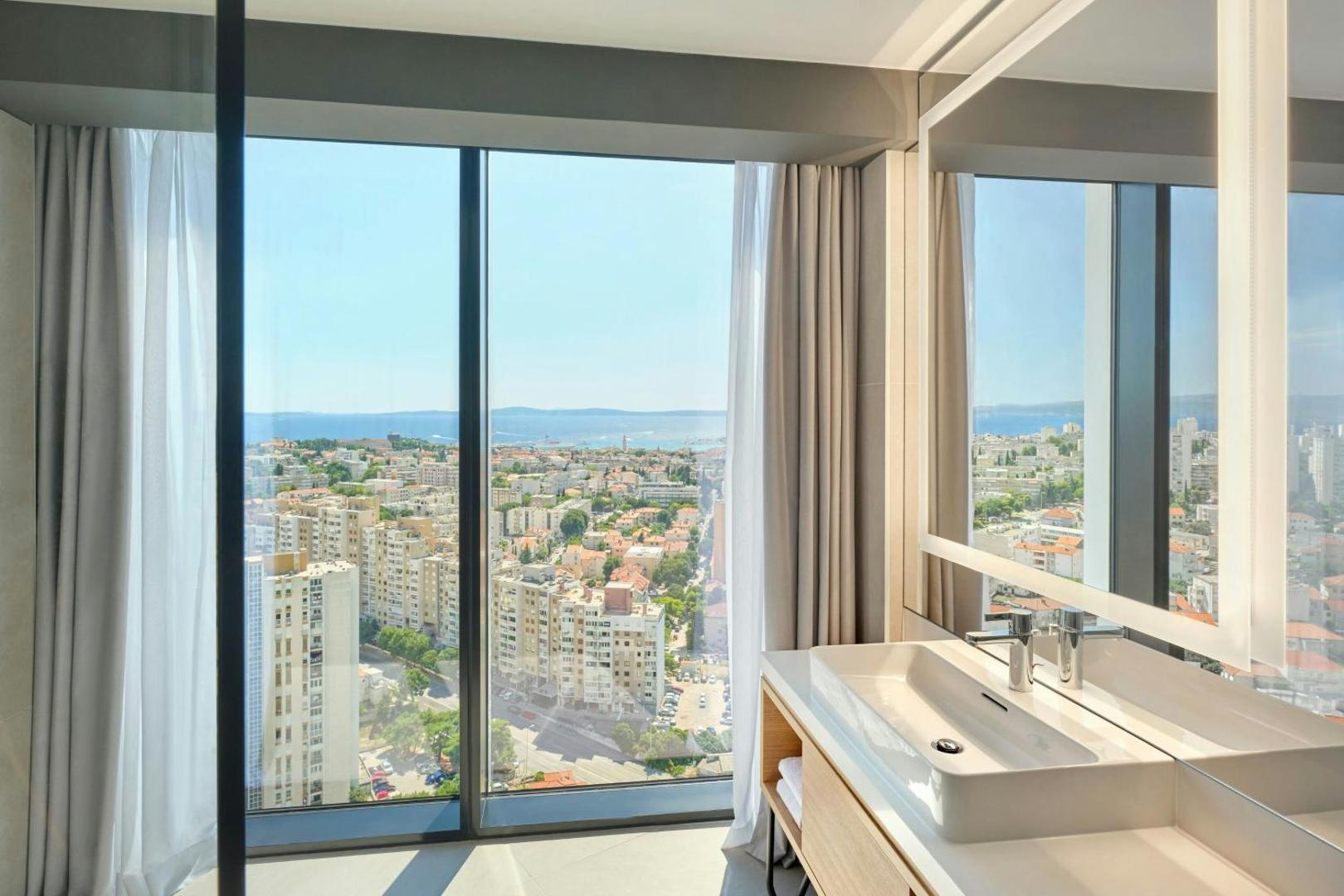 AC Hotel by Marriott Split 4