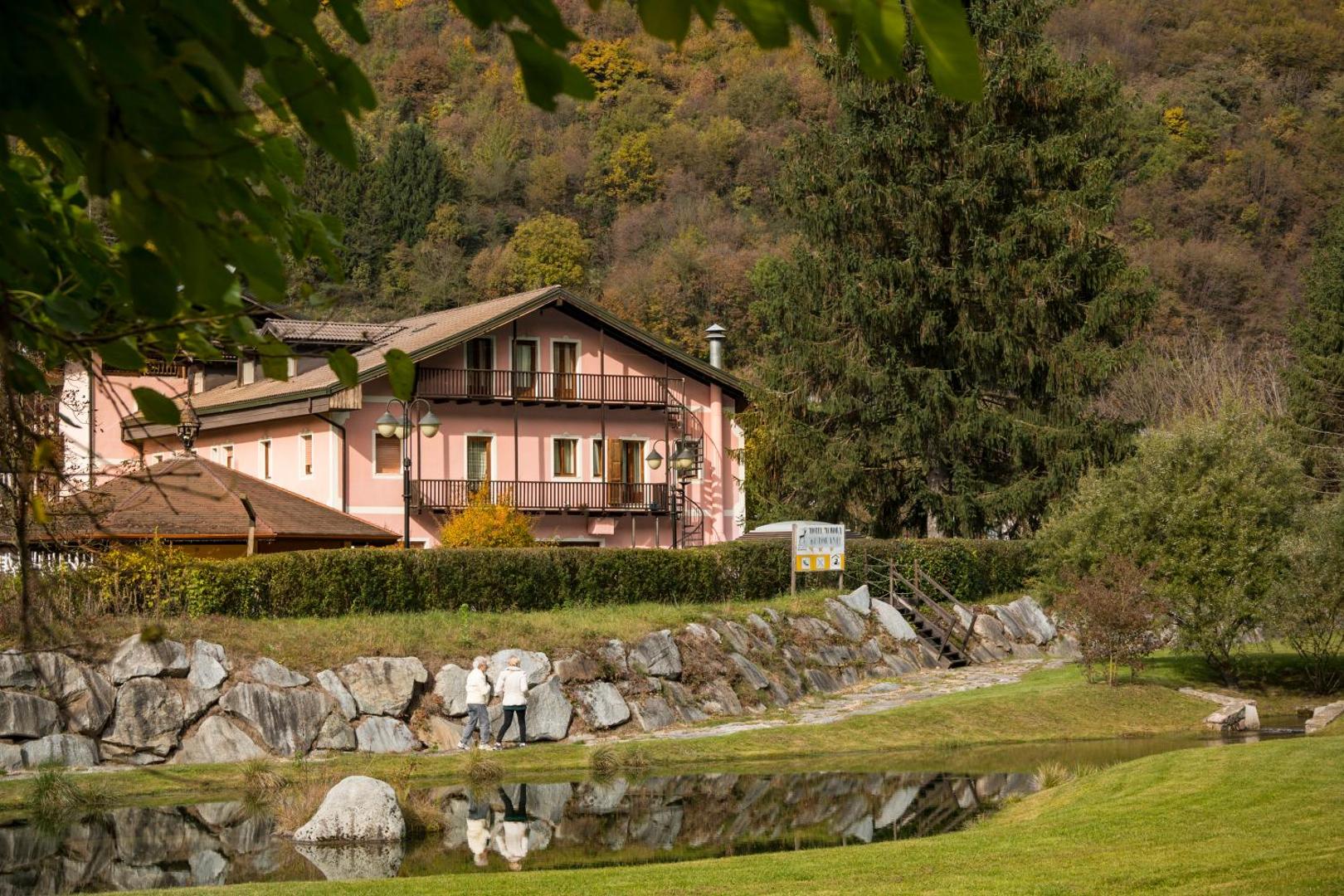 Hotel Aurora 8