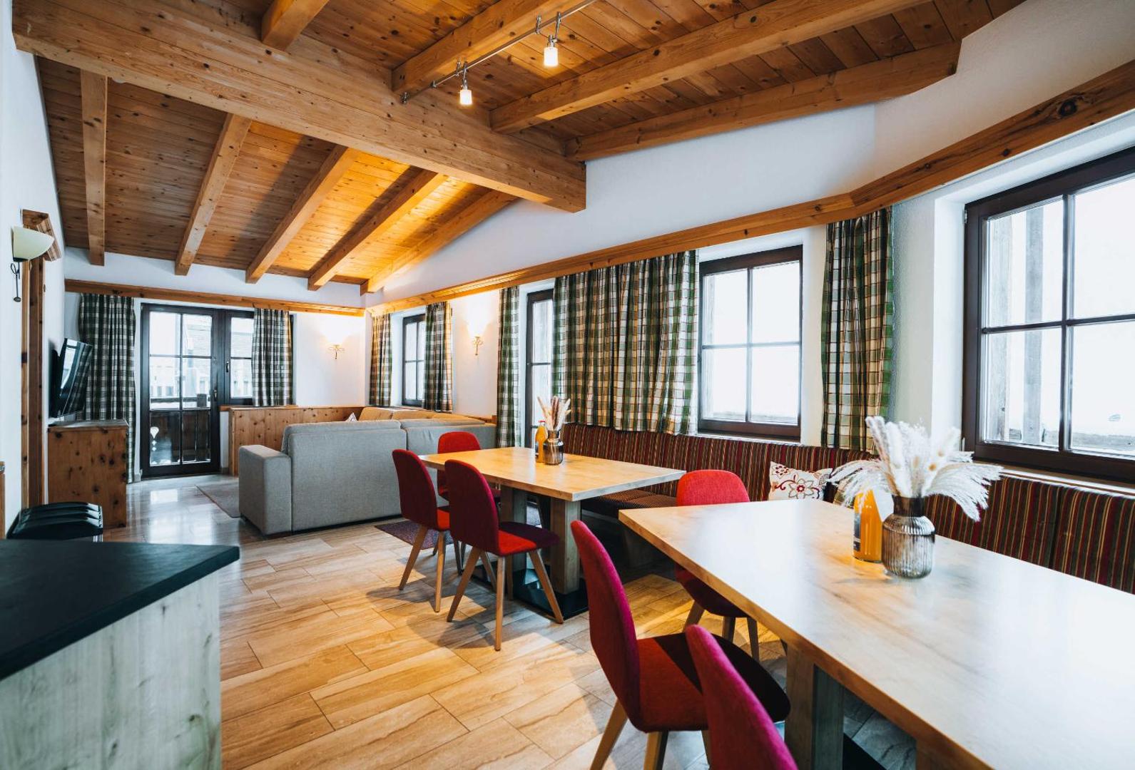 Grünwald Resort Sölden Appartements und Chalets mit Pool 6