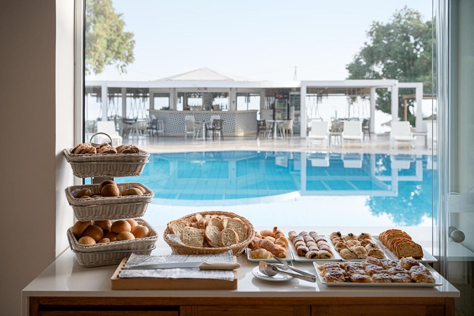 Alexia Beach Hotel 6