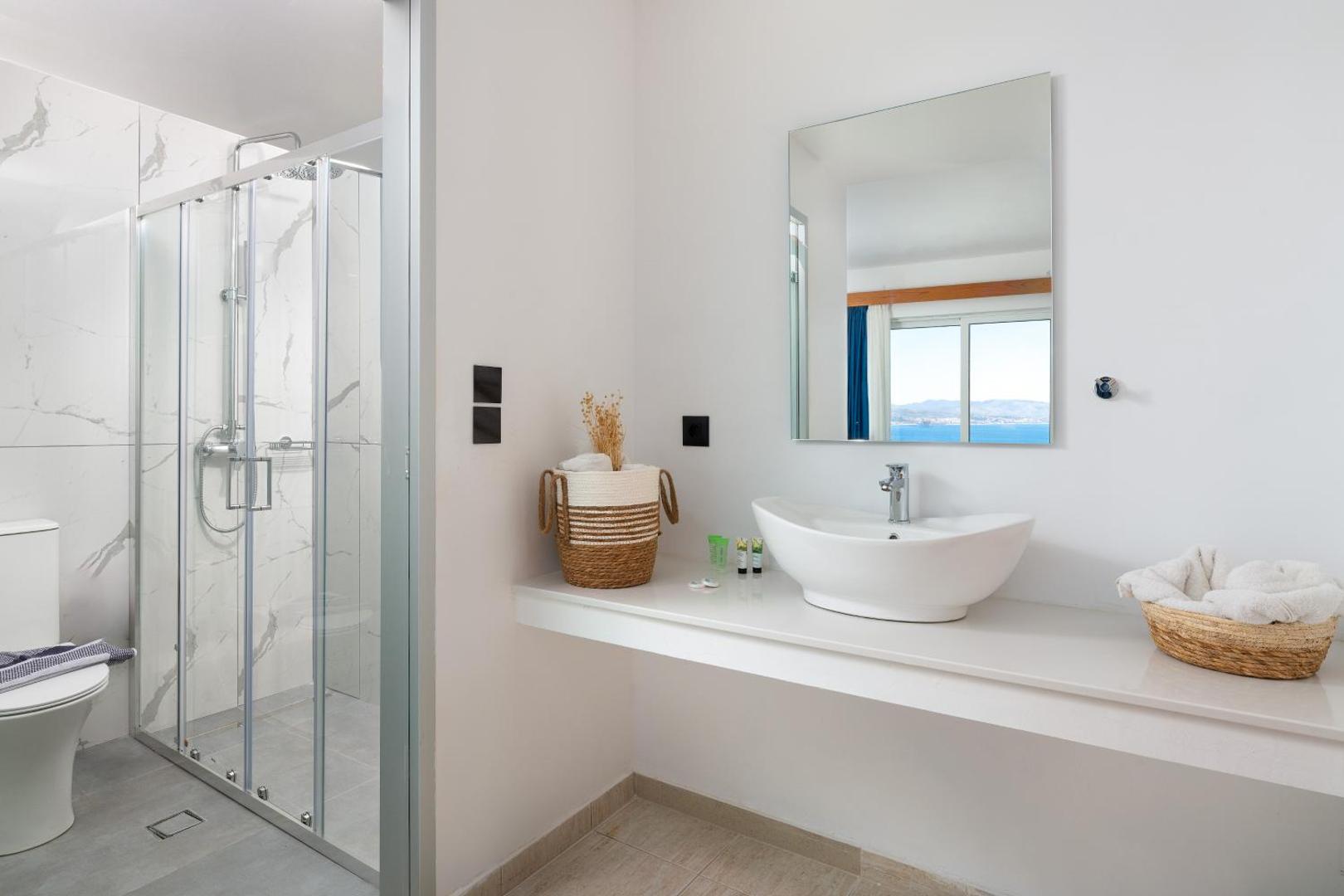 Lindos Nest 4