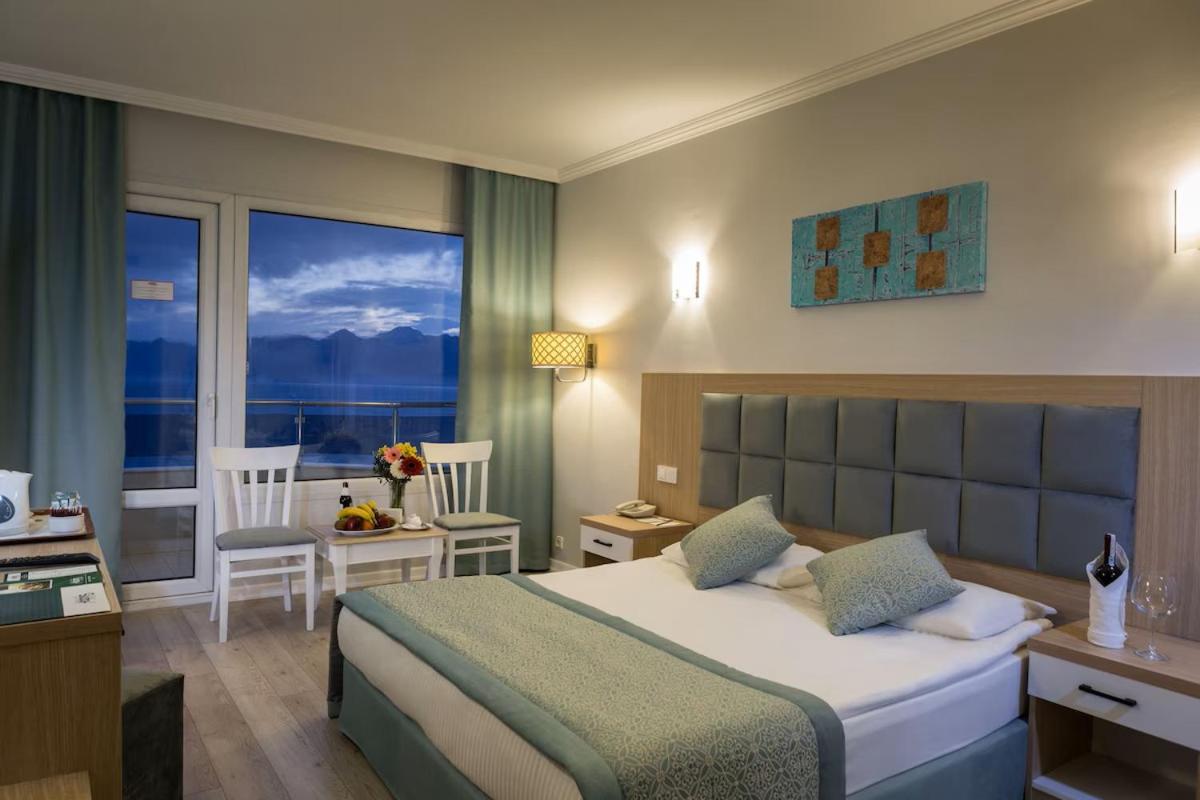 Adonis Hotel 3