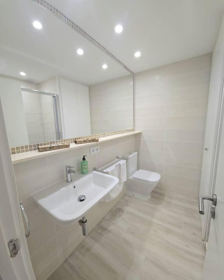Apartamento con terraza y vistas al mar en Son Bou 7