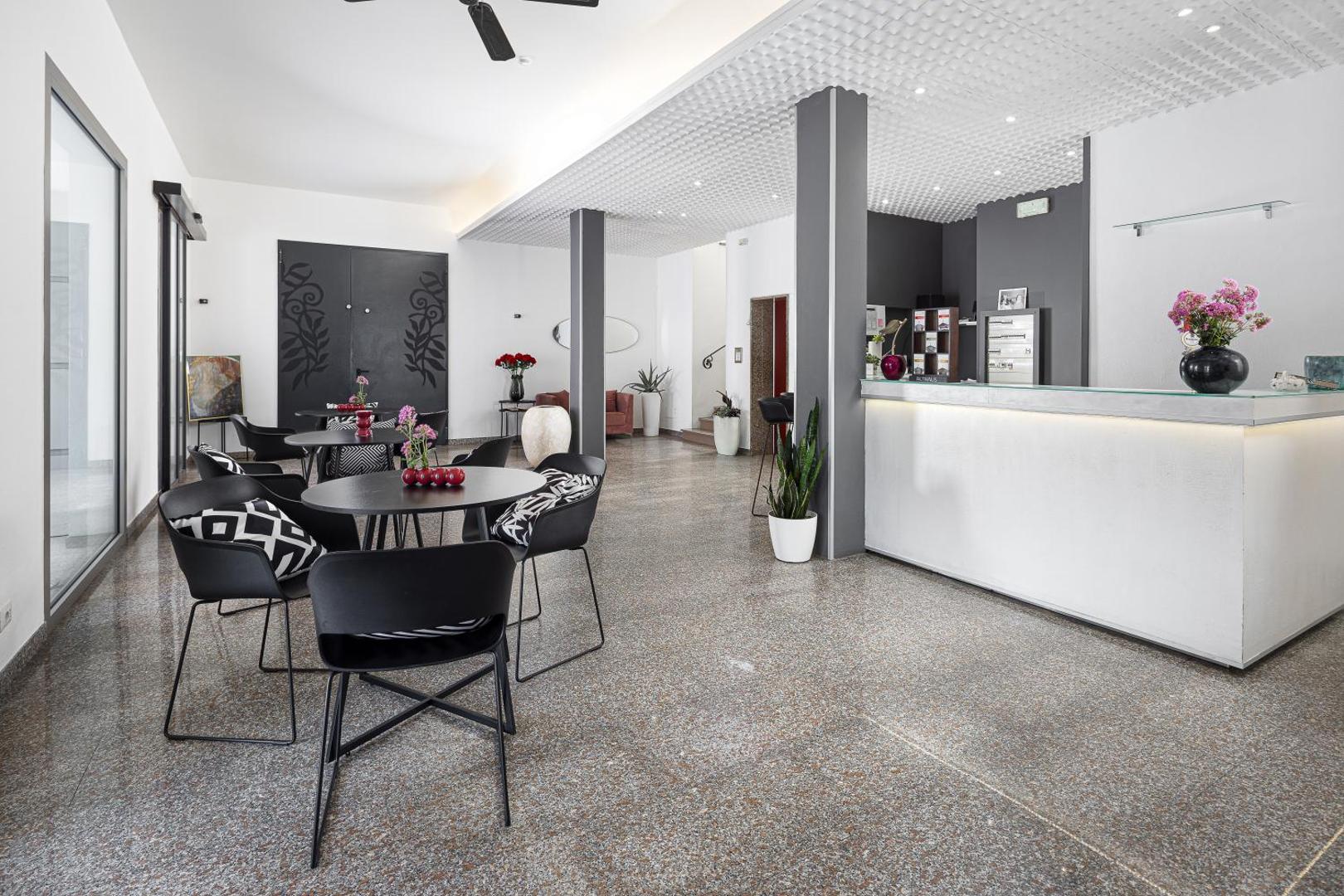 BI Hotel 5