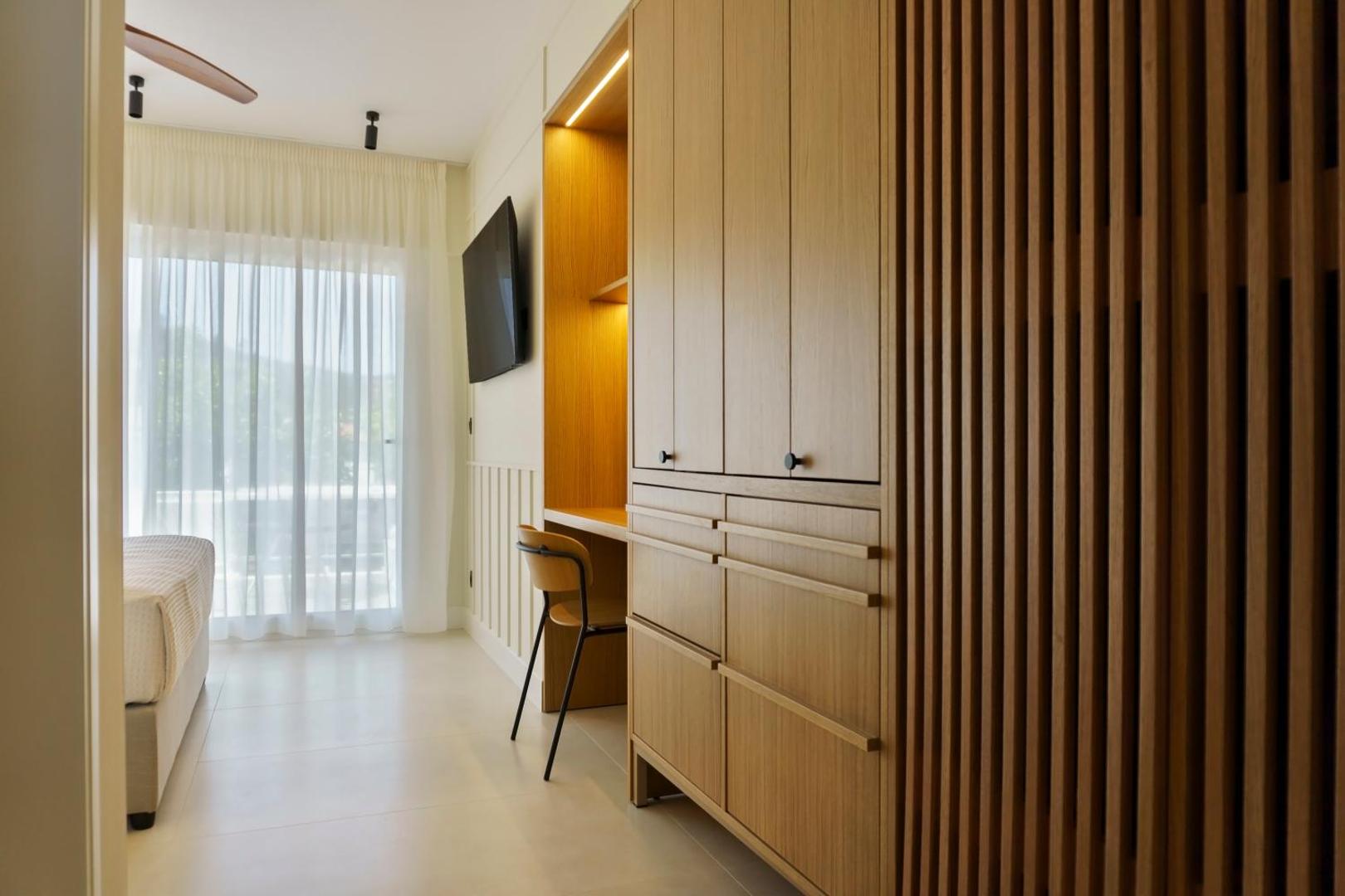 Palm Boutique Suites 7