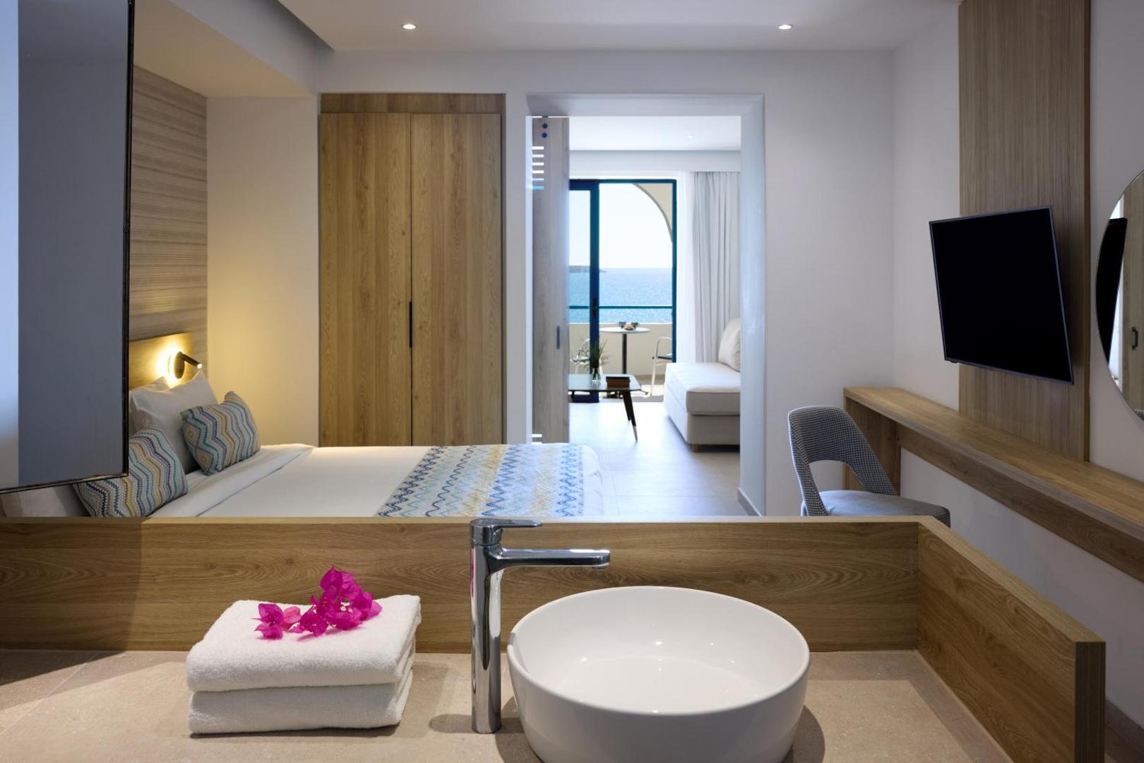 Sunrise Hotel 7