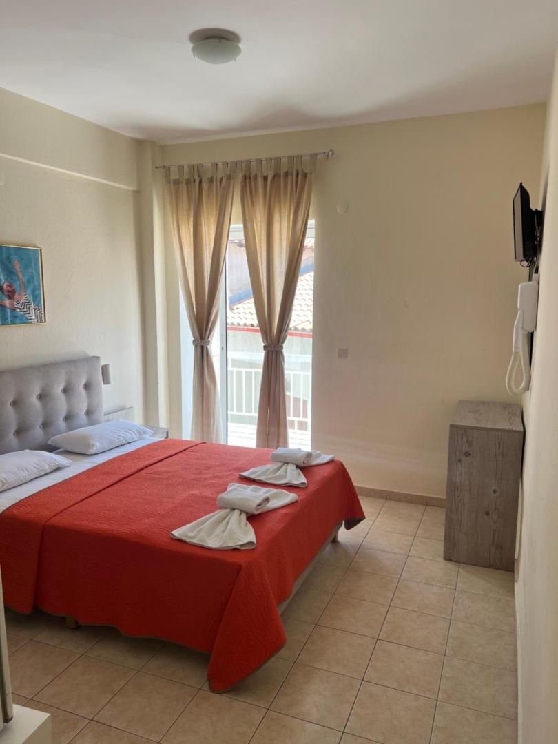 SimOtel Ermis 7