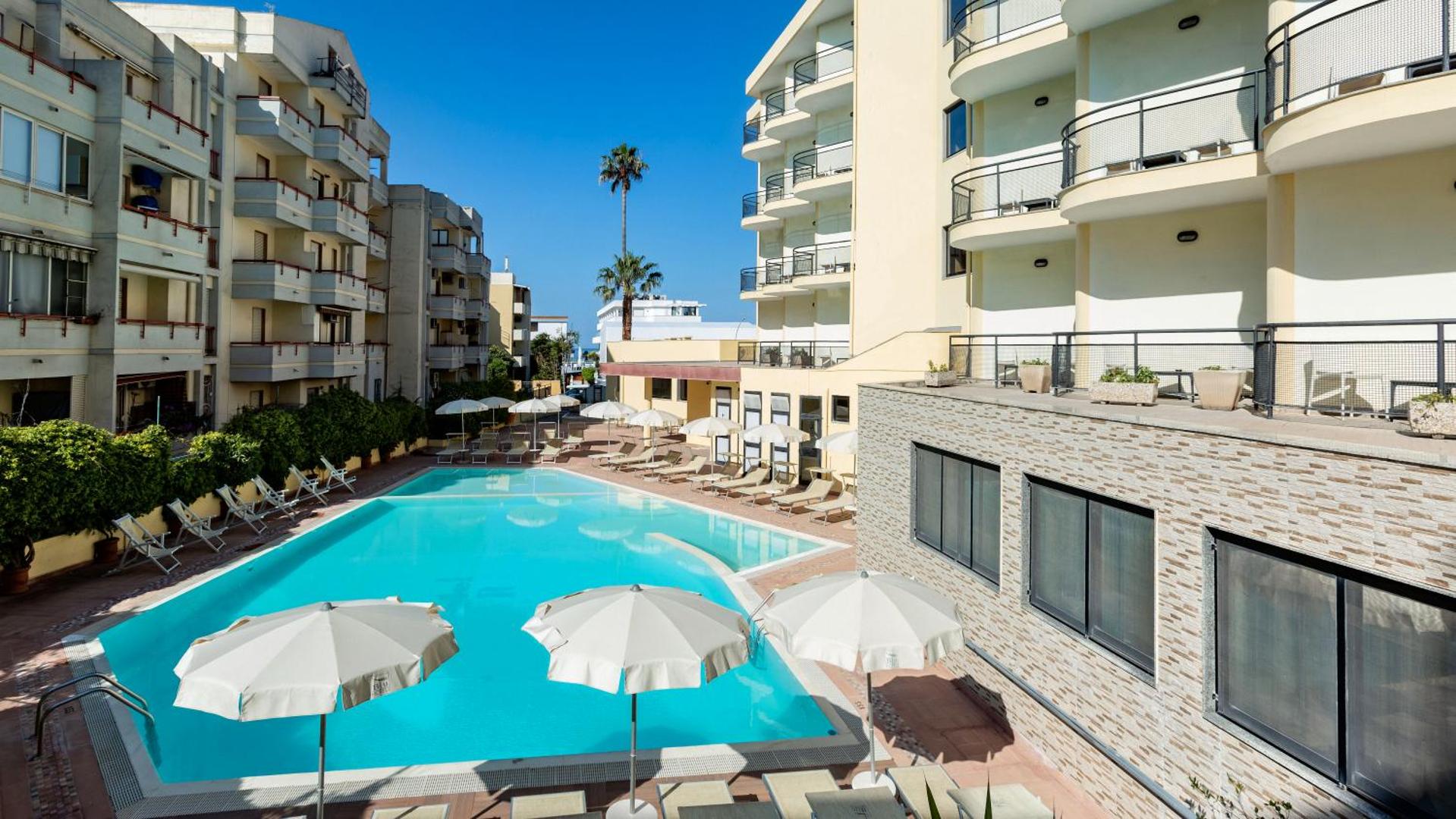 Rina Hotel 3