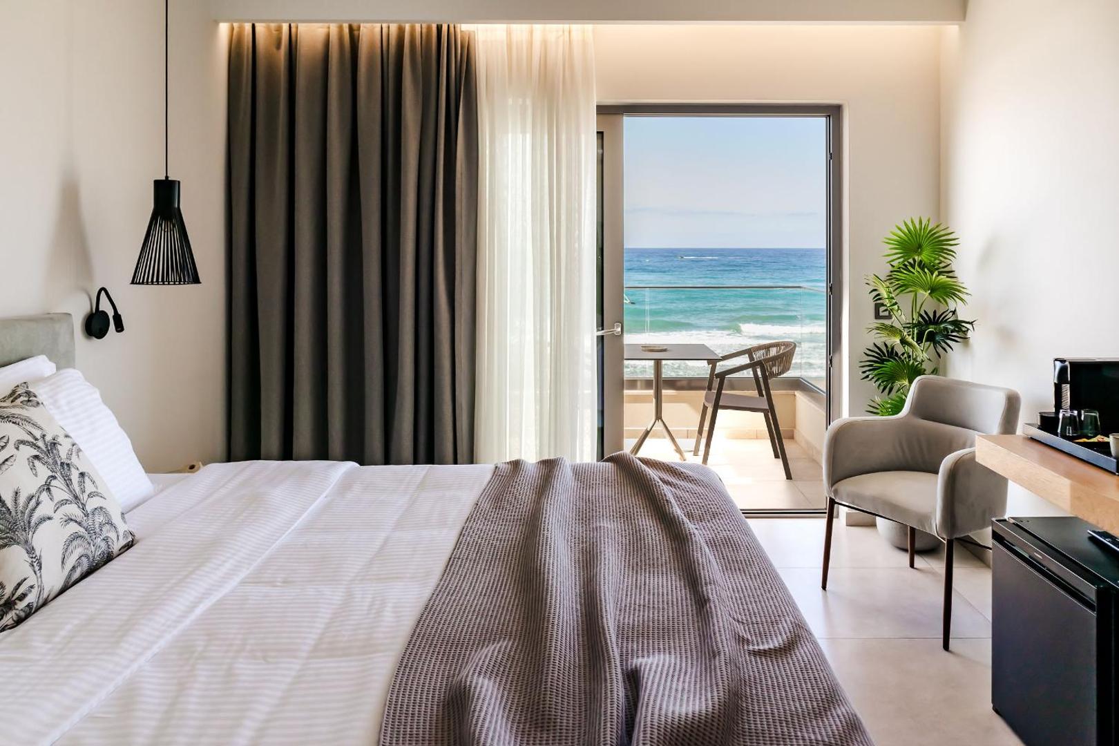 Batis Aero Beachfront Wellbeing Hotel 3