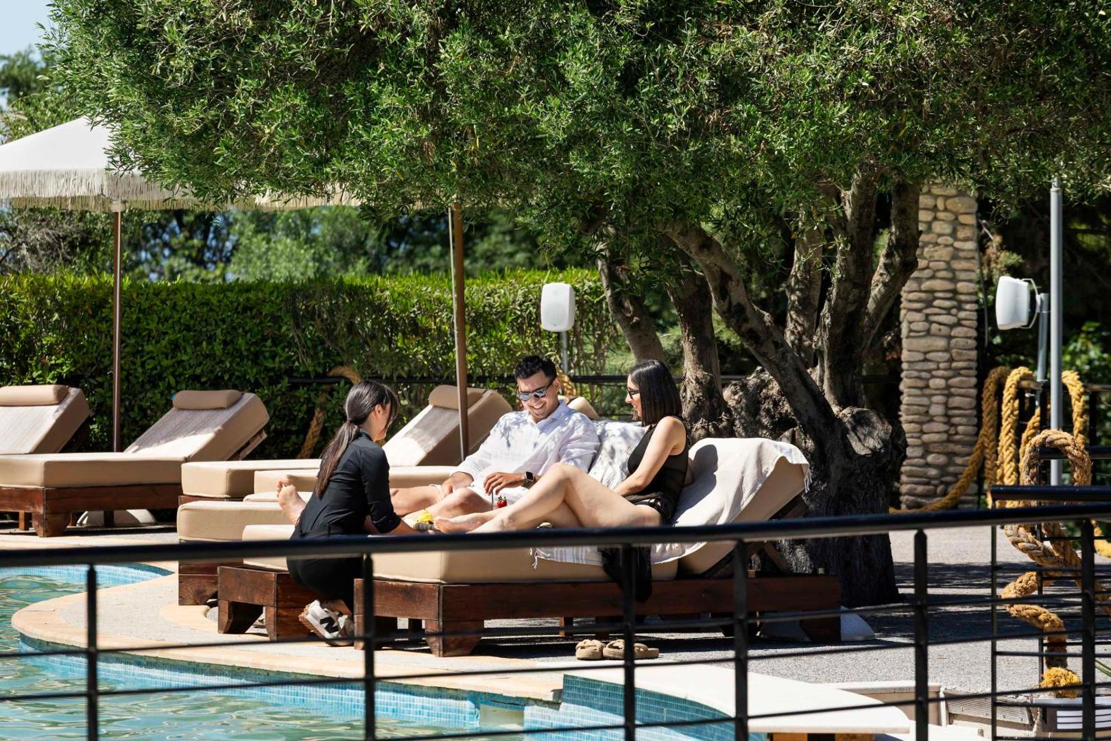 Ohana Hotel 4
