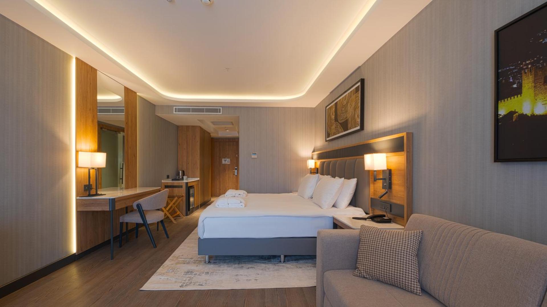 Azura World Hotel 3