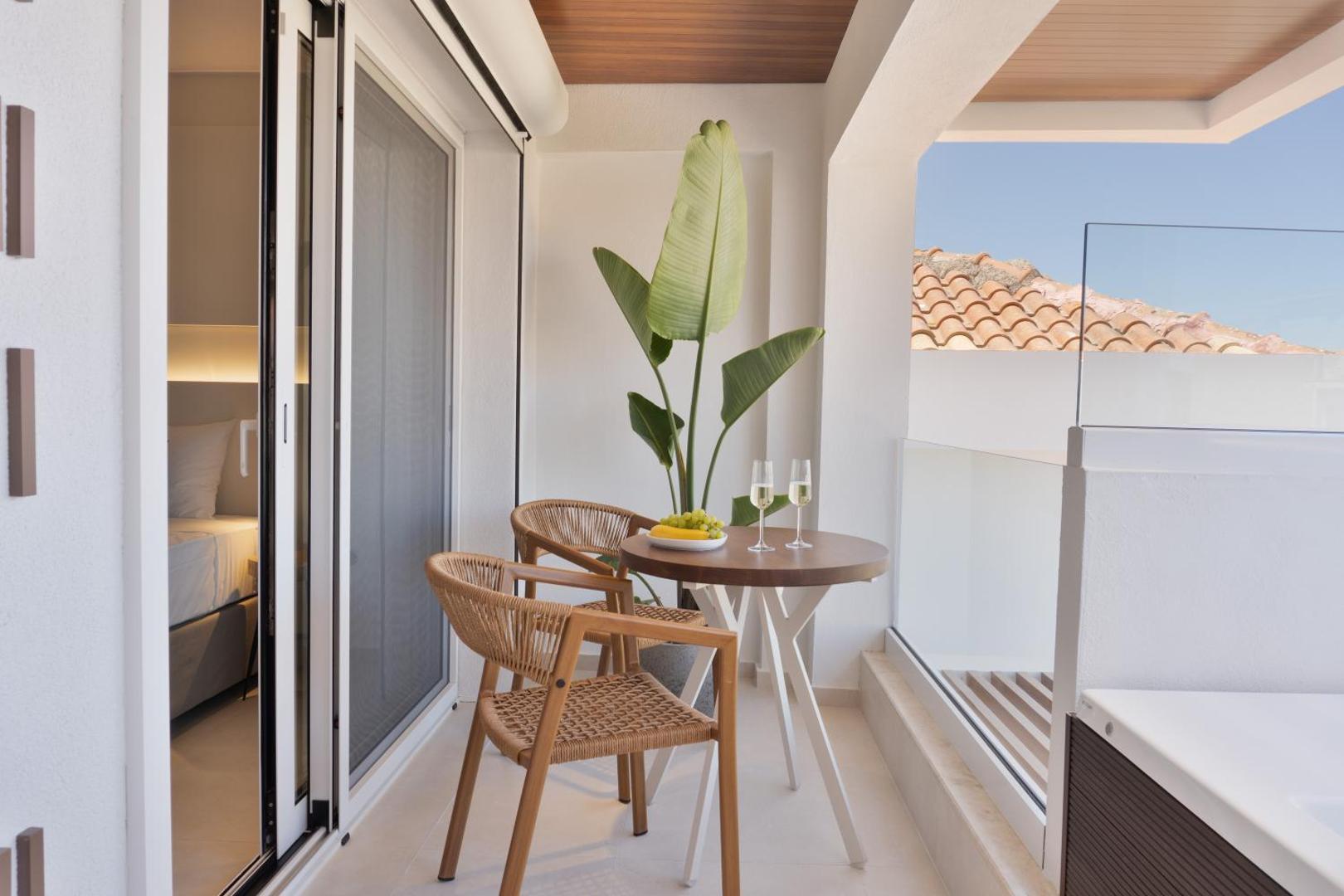 Palm Boutique Suites 6