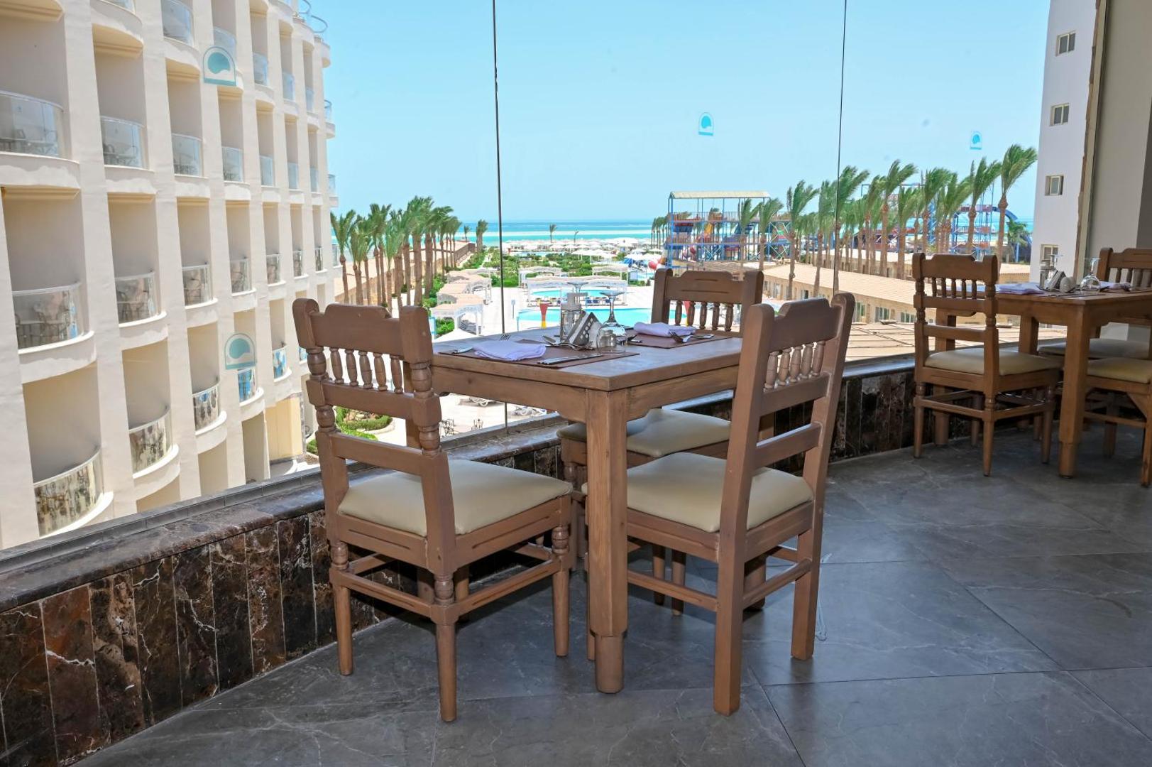 Sunrise Serano Aqua Park Resort 7