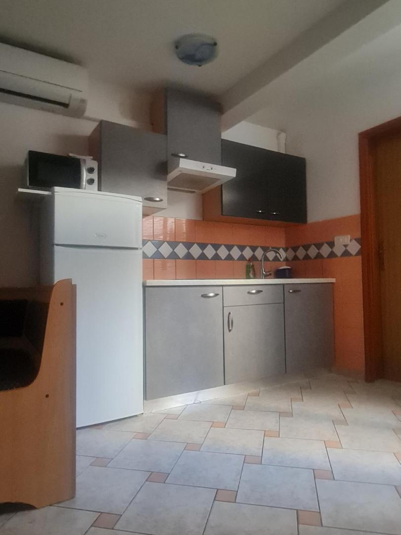 Apartmani Djura 5