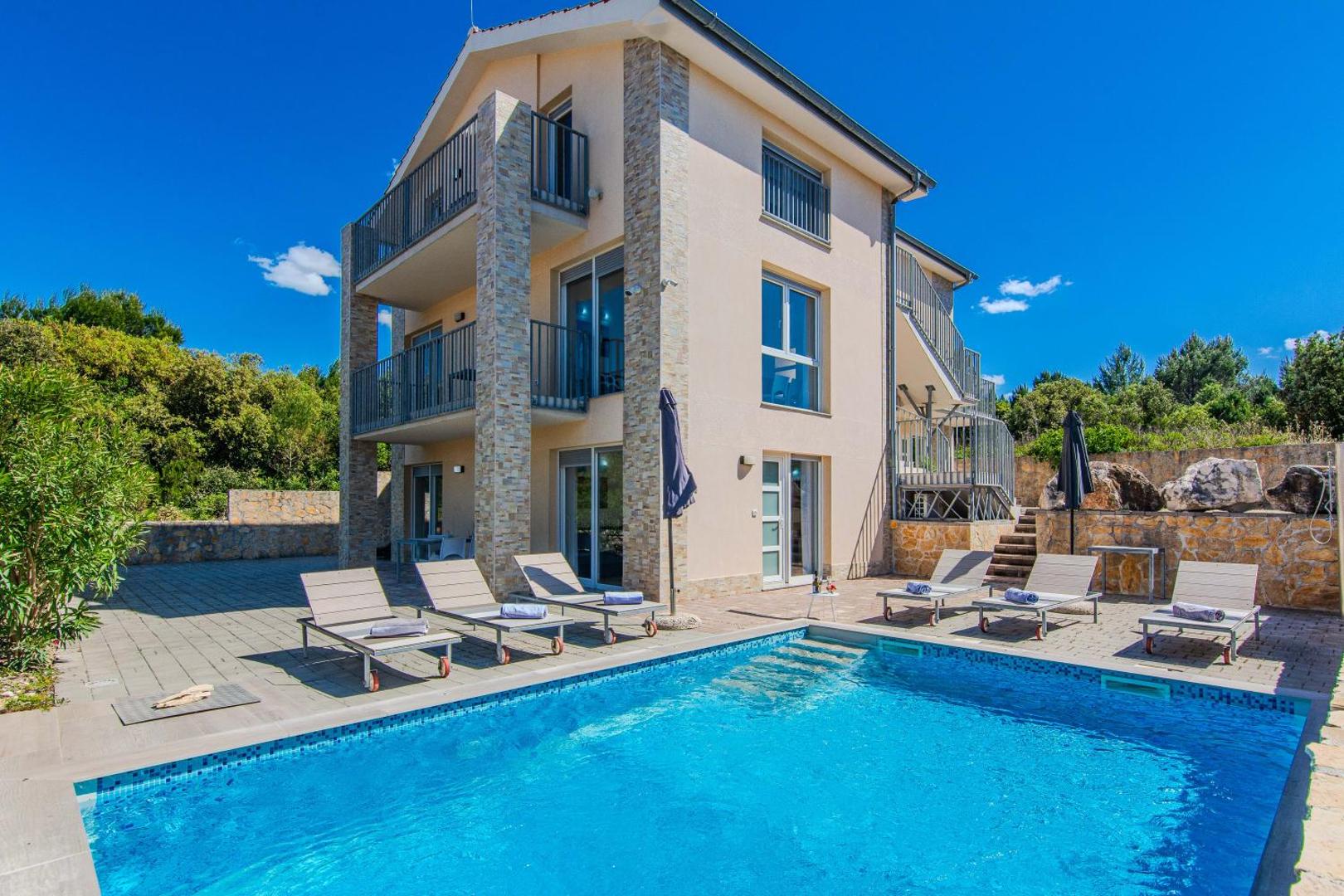 Villa Sandy Beach with outdoor pool, few seconds from the beach 1