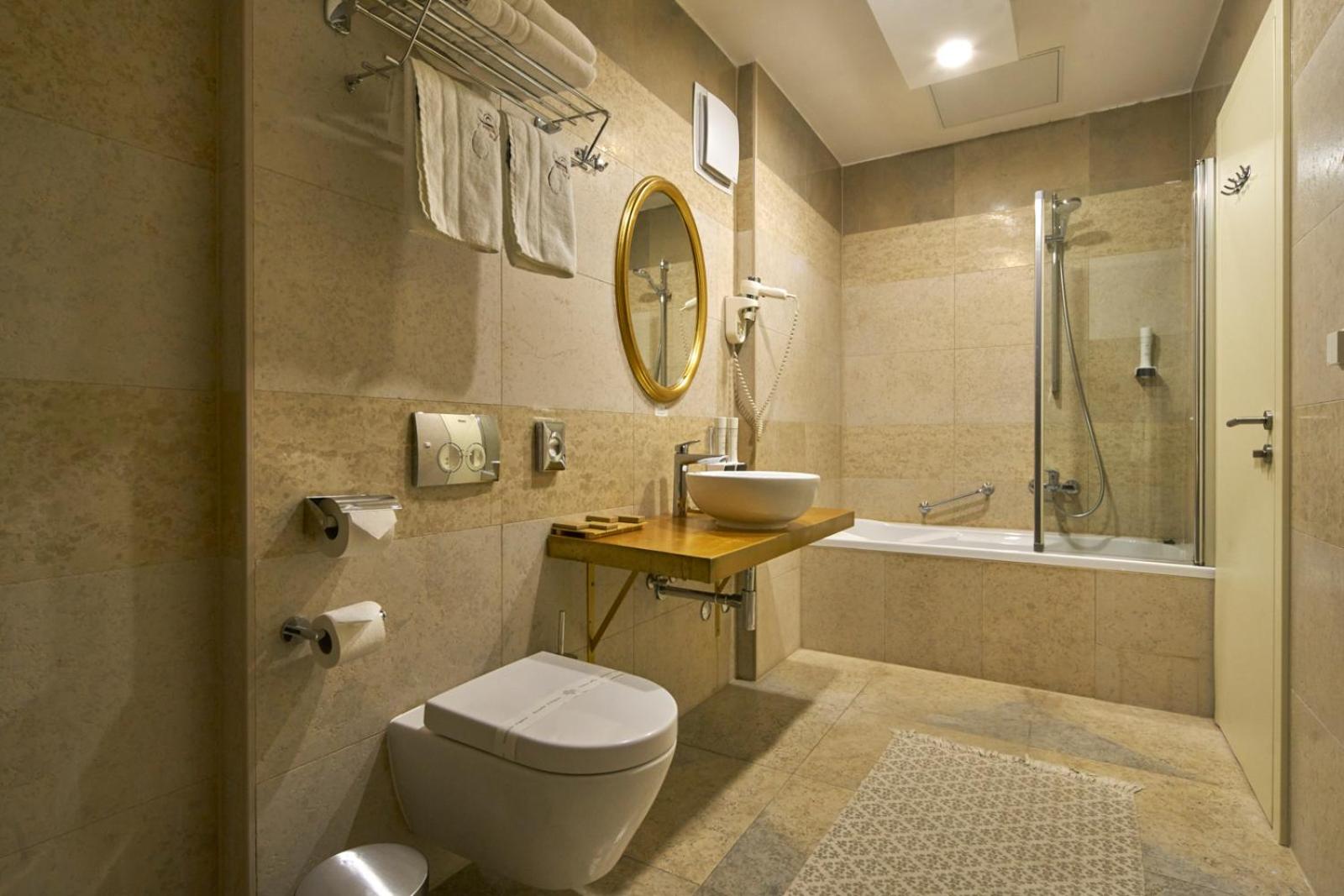 Heritage Hotel Life Palace 4