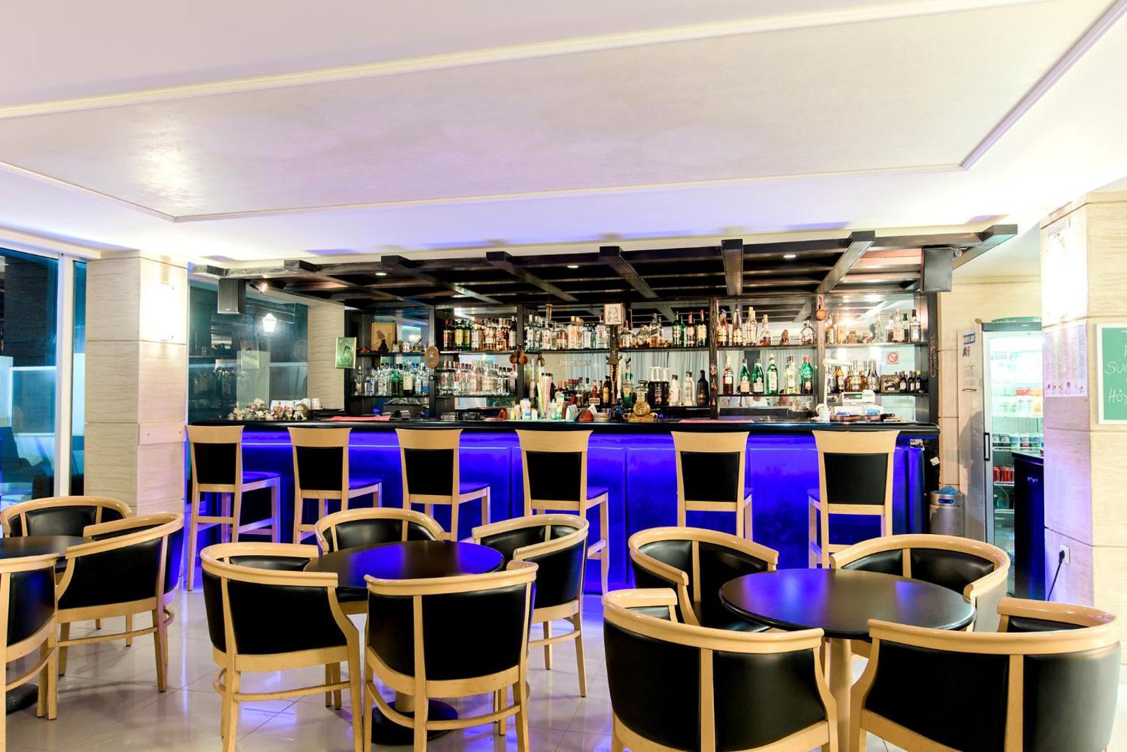 Hotel Riviera 6