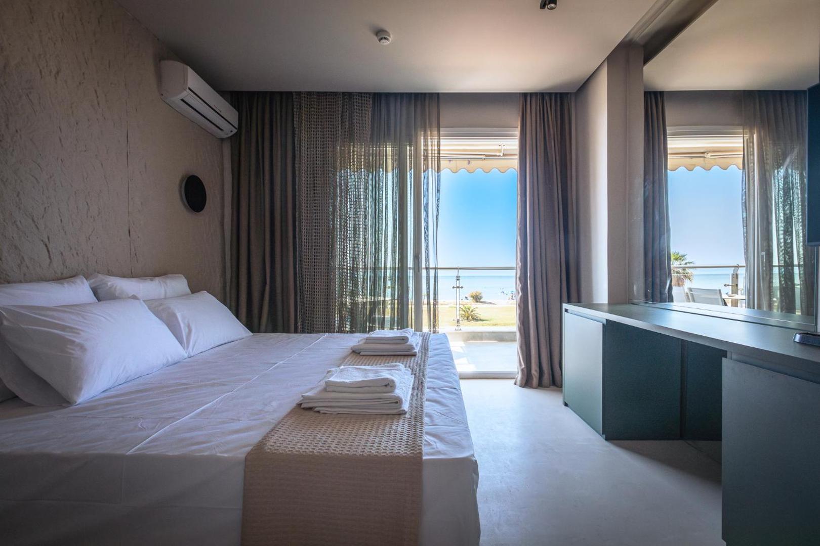 Laki Beach Hotel 8