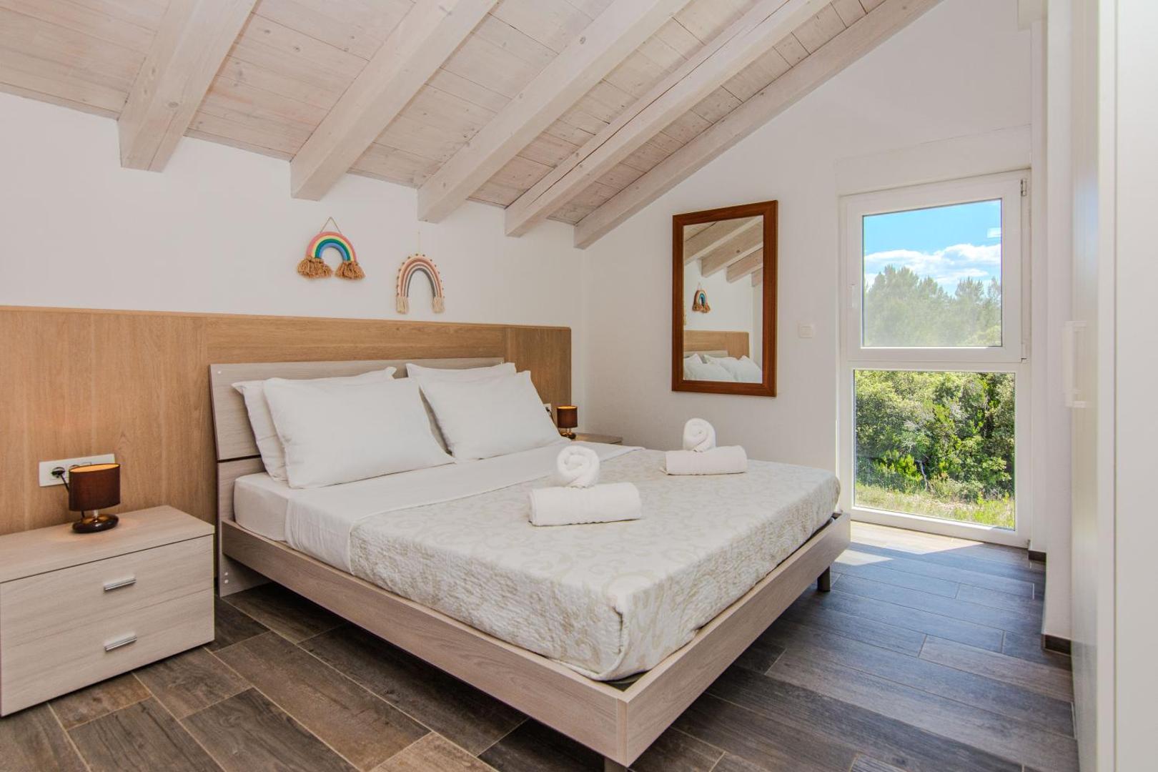 Villa Sandy Beach with outdoor pool, few seconds from the beach 3